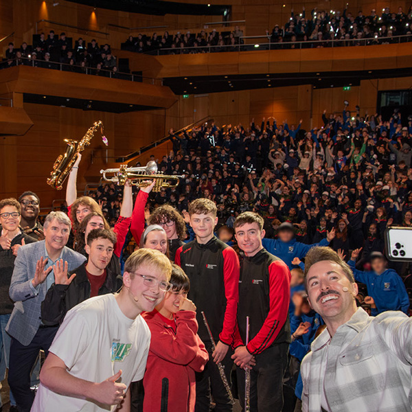 Niall on stage with musicians